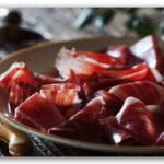 El Ritual del Tapeo: Jamón y Momentos para Compartir